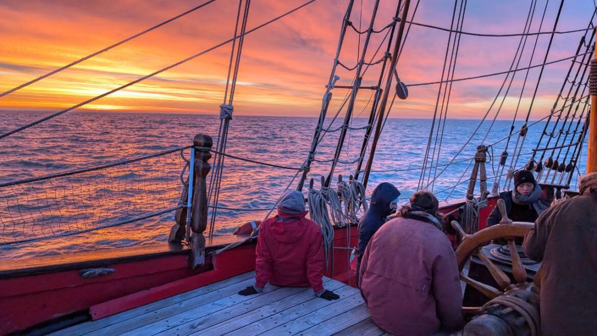 Le Telegramme: “I want the ship to survive” : aboard the Shtandart, the pariah ship that continues to train sailors